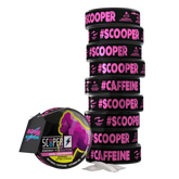 10 Dosen SCOOPER Energy Cool Grapefruit mit zwei Energy Pouches im Vordergrund und einem 80mg Koffein Anhänger.