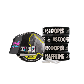 4 Dosen SCOOPER Energy Iced Cola mit einzelnen Energy Pouches und dem Vermerk 80mg Koffein.