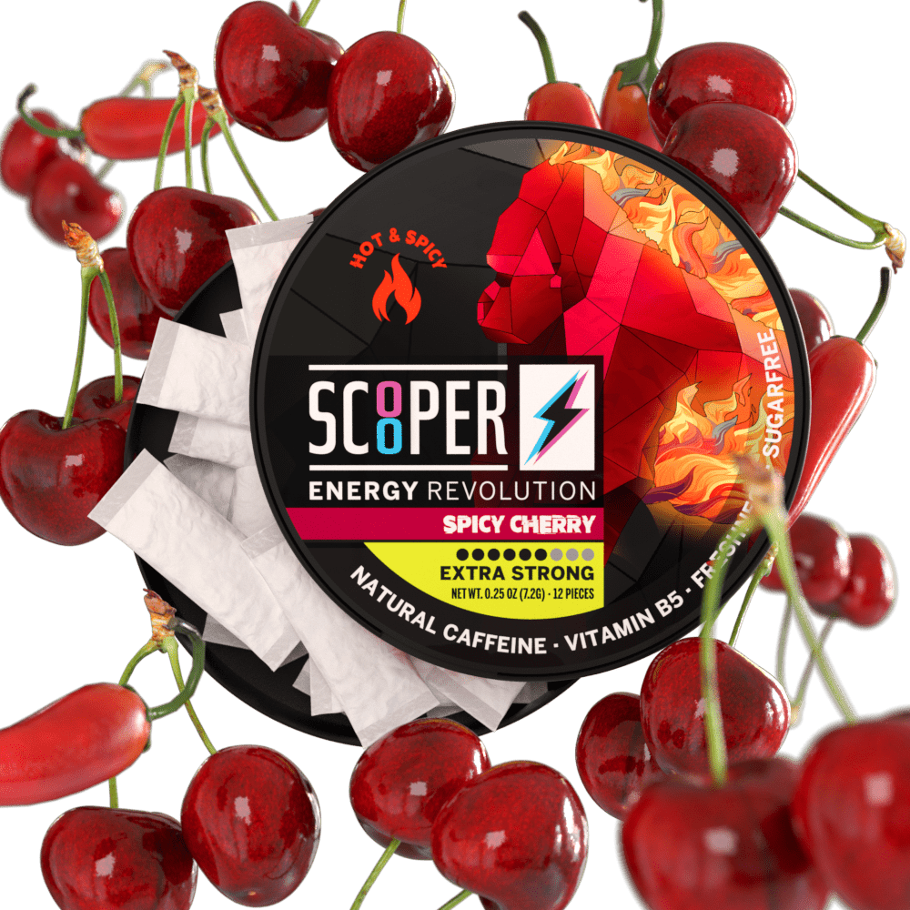 SCOOPER Energy Spicy Cherry Dose, geöffnet mit Energy Pouches, Kirschen und Chilis.