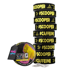 10 Dosen SCOOPER Energy Iced Tea Lemon mit einzelnen Energy Pouches und dem Vermerk 80mg Koffein.