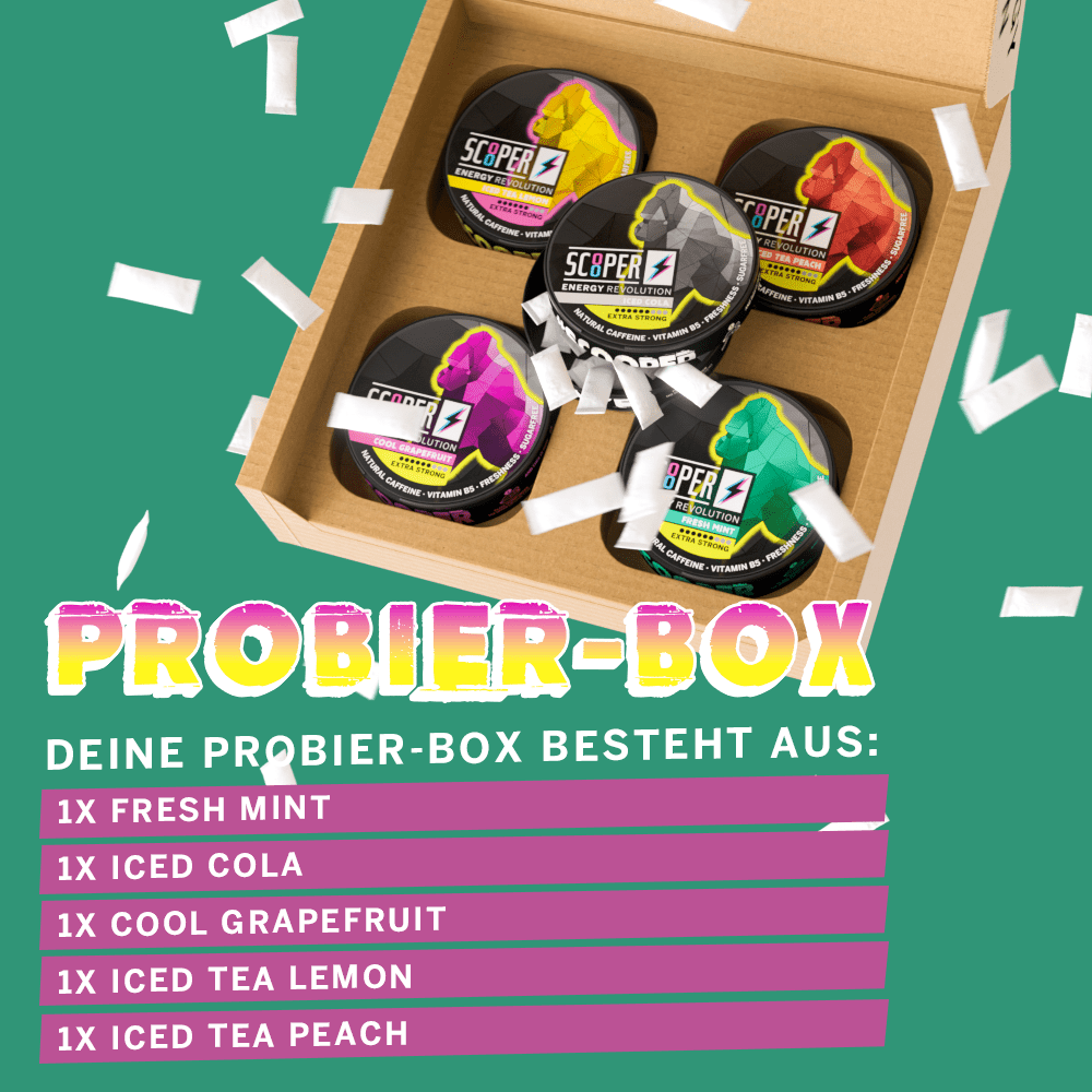 Eine Probierbox mit den SCOOPER Energy Pouches Sorten Fresh Mint, Iced Cola, Cool Grapefruit, Iced Tea Lemon und Iced Tea Peach.